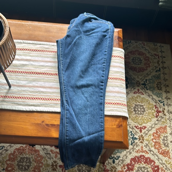 Levis - Picture 2 of 3